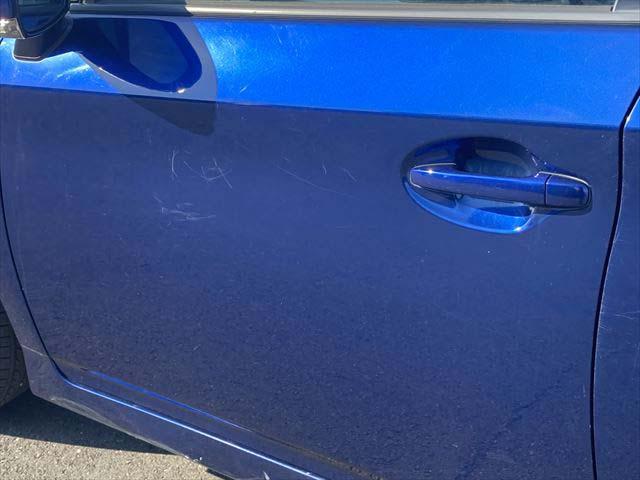 プリウス Ｓ　スマートキー　プッシュスタートボタン　オートライト　フォグランプ　オートエアコン　純正ＳＤナビ　ＣＤプレイヤー　ワンセグ　バックカメラ　ＥＴＣ　純正アルミホイル（50枚目）