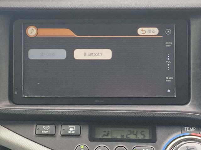 アクア Ｓ　ＳＤナビ　Ｂｌｕｅｔｏｏｔｈオーディオ　ワンセグテレビ　バックカメラ　ＥＴＣ　スマートキー　オートエアコン　運転席＆助手席シートヒーター　純正１５インチアルミホイル　ＬＥＤヘッドライト　フォグランプ（17枚目）