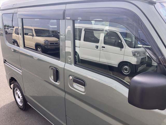 エブリイ ＰＡリミテッド　衝突被害軽減ブレーキ　レーンキープアシスト　オートハイビーム　障害物センサー　アイドリングストップ機能　オートライト　両側スライドドア　ＵＳＢ（Ｔｙｐｅ－Ａ／Ｔｙｐｅ－Ｃ）電源ソケット（41枚目）