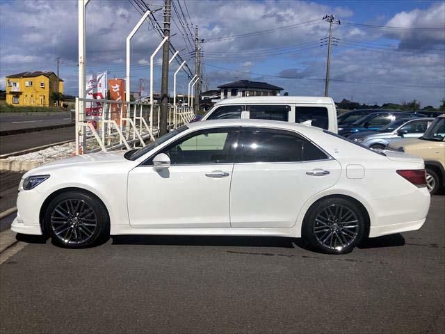 クラウン アスリートＧ　衝突軽減ブレーキ　オートマチックハイビーム　クリアランスソナー　ＨＤＤナビ　Ｂｌｕｅｔｏｏｔｈオーディオ　フルセグ　バックカメラ　ＥＴＣ　　ディスチャージヘッドライト　フォグランプ　　電動シート（7枚目）