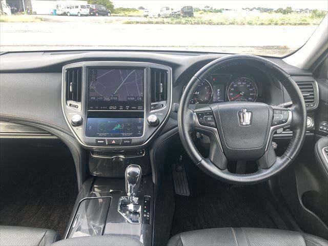 クラウン アスリートＧ　衝突軽減ブレーキ　オートマチックハイビーム　クリアランスソナー　ＨＤＤナビ　Ｂｌｕｅｔｏｏｔｈオーディオ　フルセグ　バックカメラ　ＥＴＣ　　ディスチャージヘッドライト　フォグランプ　　電動シート（8枚目）