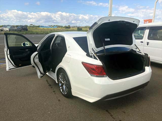 クラウン アスリートＧ　衝突軽減ブレーキ　オートマチックハイビーム　クリアランスソナー　ＨＤＤナビ　Ｂｌｕｅｔｏｏｔｈオーディオ　フルセグ　バックカメラ　ＥＴＣ　　ディスチャージヘッドライト　フォグランプ　　電動シート（11枚目）