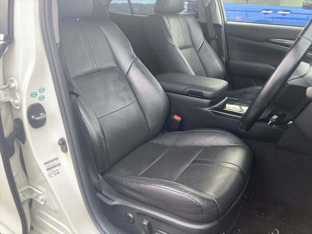 クラウン アスリートＧ　衝突軽減ブレーキ　オートマチックハイビーム　クリアランスソナー　ＨＤＤナビ　Ｂｌｕｅｔｏｏｔｈオーディオ　フルセグ　バックカメラ　ＥＴＣ　　ディスチャージヘッドライト　フォグランプ　　電動シート（29枚目）