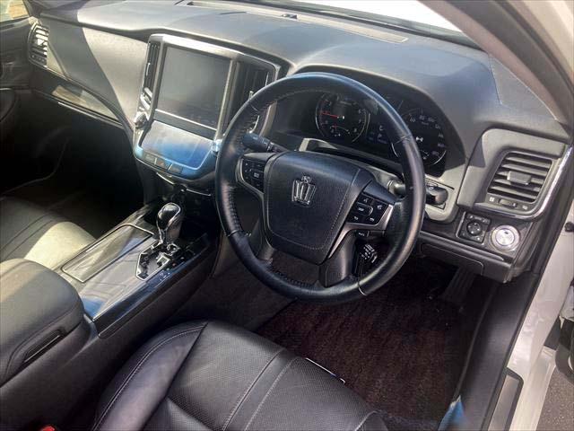 クラウン アスリートＧ　衝突軽減ブレーキ　オートマチックハイビーム　クリアランスソナー　ＨＤＤナビ　Ｂｌｕｅｔｏｏｔｈオーディオ　フルセグ　バックカメラ　ＥＴＣ　　ディスチャージヘッドライト　フォグランプ　　電動シート（34枚目）