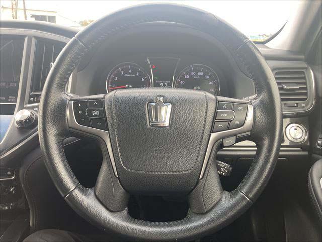 クラウン アスリートＧ　衝突軽減ブレーキ　オートマチックハイビーム　クリアランスソナー　ＨＤＤナビ　Ｂｌｕｅｔｏｏｔｈオーディオ　フルセグ　バックカメラ　ＥＴＣ　　ディスチャージヘッドライト　フォグランプ　　電動シート（35枚目）