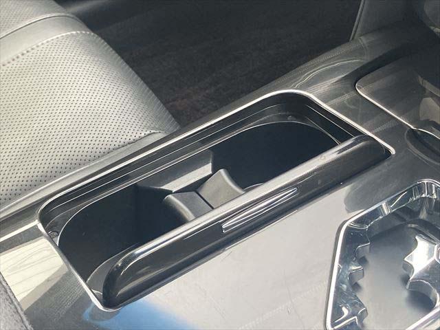 クラウン アスリートＧ　衝突軽減ブレーキ　オートマチックハイビーム　クリアランスソナー　ＨＤＤナビ　Ｂｌｕｅｔｏｏｔｈオーディオ　フルセグ　バックカメラ　ＥＴＣ　　ディスチャージヘッドライト　フォグランプ　　電動シート（39枚目）