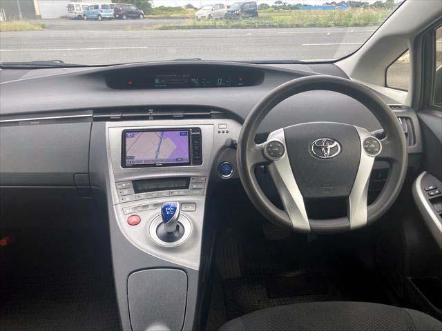 プリウス S メモリーナビ Bluetoothオーディオ CD・DVDプレイヤー フルセグTV バックカメラ ETC ディスチャージヘッドライト フォグランプ 純正アルミホイル スマートキー オートライト(8枚目)