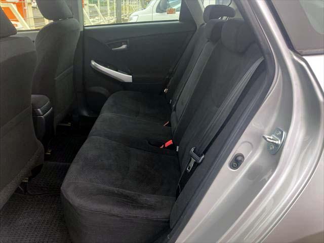 プリウス S メモリーナビ Bluetoothオーディオ CD・DVDプレイヤー フルセグTV バックカメラ ETC ディスチャージヘッドライト フォグランプ 純正アルミホイル スマートキー オートライト(10枚目)