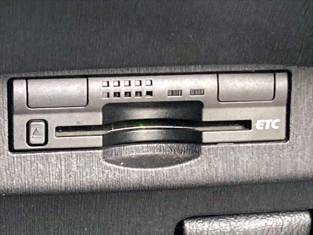 プリウス S メモリーナビ Bluetoothオーディオ CD・DVDプレイヤー フルセグTV バックカメラ ETC ディスチャージヘッドライト フォグランプ 純正アルミホイル スマートキー オートライト(22枚目)