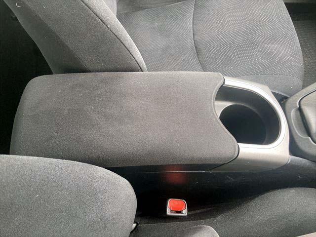 プリウス S メモリーナビ Bluetoothオーディオ CD・DVDプレイヤー フルセグTV バックカメラ ETC ディスチャージヘッドライト フォグランプ 純正アルミホイル スマートキー オートライト(31枚目)