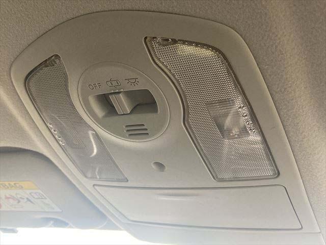 プリウス S メモリーナビ Bluetoothオーディオ CD・DVDプレイヤー フルセグTV バックカメラ ETC ディスチャージヘッドライト フォグランプ 純正アルミホイル スマートキー オートライト(36枚目)