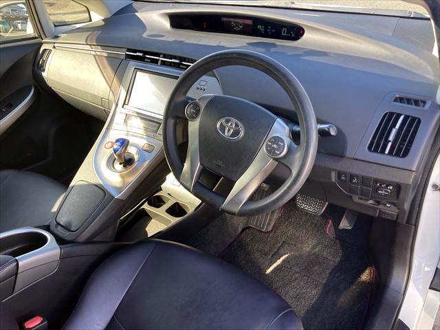 プリウス Ｓマイコーデ　純正８インチＳＤナビ　Ｂｌｕｅｔｏｏｔｈオーディオ　ＣＤ・ＤＶＤプレイヤー　フルセグＢカメラ　ＥＴＣ　　ディスチャージヘッドライト　フォグランプ　ＡＣ１００Ｖ電源　スマートキー　オートライト（30枚目）