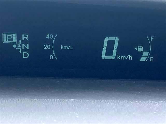 プリウス Ｓマイコーデ　純正８インチＳＤナビ　Ｂｌｕｅｔｏｏｔｈオーディオ　ＣＤ・ＤＶＤプレイヤー　フルセグＢカメラ　ＥＴＣ　　ディスチャージヘッドライト　フォグランプ　ＡＣ１００Ｖ電源　スマートキー　オートライト（31枚目）