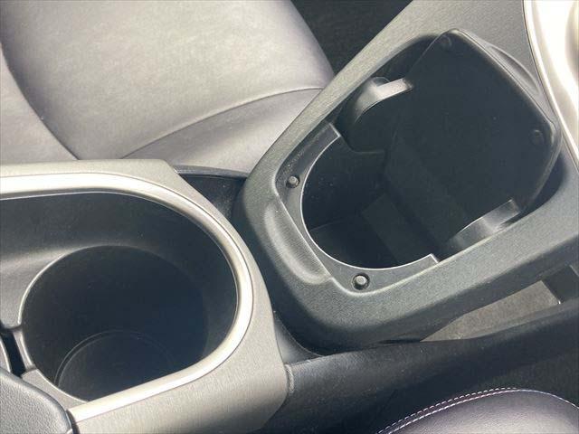 プリウス Ｓマイコーデ　純正８インチＳＤナビ　Ｂｌｕｅｔｏｏｔｈオーディオ　ＣＤ・ＤＶＤプレイヤー　フルセグＢカメラ　ＥＴＣ　　ディスチャージヘッドライト　フォグランプ　ＡＣ１００Ｖ電源　スマートキー　オートライト（39枚目）