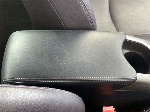 プリウス Ｓマイコーデ　純正８インチＳＤナビ　Ｂｌｕｅｔｏｏｔｈオーディオ　ＣＤ・ＤＶＤプレイヤー　フルセグＢカメラ　ＥＴＣ　　ディスチャージヘッドライト　フォグランプ　ＡＣ１００Ｖ電源　スマートキー　オートライト（40枚目）