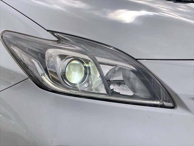 プリウス Ｓマイコーデ　純正８インチＳＤナビ　Ｂｌｕｅｔｏｏｔｈオーディオ　ＣＤ・ＤＶＤプレイヤー　フルセグＢカメラ　ＥＴＣ　　ディスチャージヘッドライト　フォグランプ　ＡＣ１００Ｖ電源　スマートキー　オートライト（48枚目）