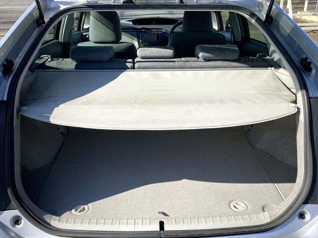 プリウス Ｇ　クルーズコントロール　ＨＤＤナビ　ＣＤ／ＤＶＤプレイヤー　ワンセグ　バックカメラ　ＥＴＣ　　フロントフォグランプ　スマートキー　純正アルミホイル（13枚目）