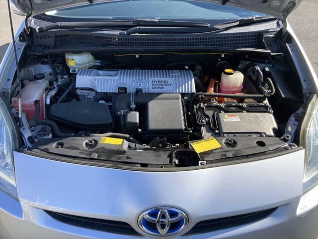 プリウス Ｇ　クルーズコントロール　ＨＤＤナビ　ＣＤ／ＤＶＤプレイヤー　ワンセグ　バックカメラ　ＥＴＣ　　フロントフォグランプ　スマートキー　純正アルミホイル（15枚目）