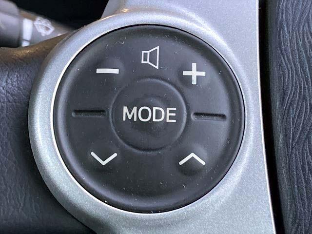 プリウス Ｇ　クルーズコントロール　ＨＤＤナビ　ＣＤ／ＤＶＤプレイヤー　ワンセグ　バックカメラ　ＥＴＣ　　フロントフォグランプ　スマートキー　純正アルミホイル（19枚目）