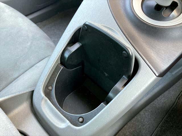 プリウス Ｇ　クルーズコントロール　ＨＤＤナビ　ＣＤ／ＤＶＤプレイヤー　ワンセグ　バックカメラ　ＥＴＣ　　フロントフォグランプ　スマートキー　純正アルミホイル（28枚目）