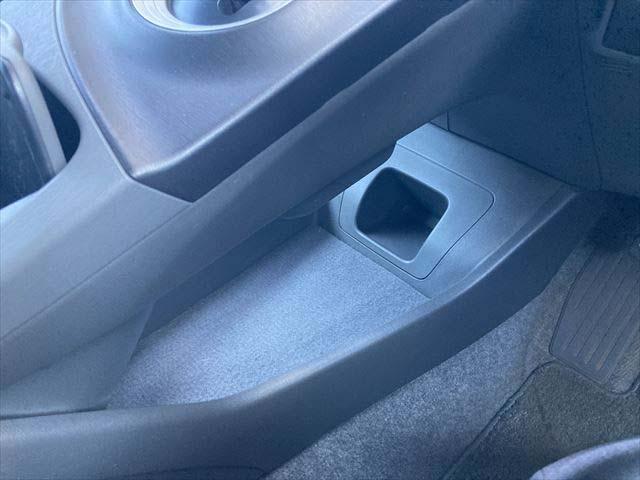 プリウス Ｇ　クルーズコントロール　ＨＤＤナビ　ＣＤ／ＤＶＤプレイヤー　ワンセグ　バックカメラ　ＥＴＣ　　フロントフォグランプ　スマートキー　純正アルミホイル（29枚目）