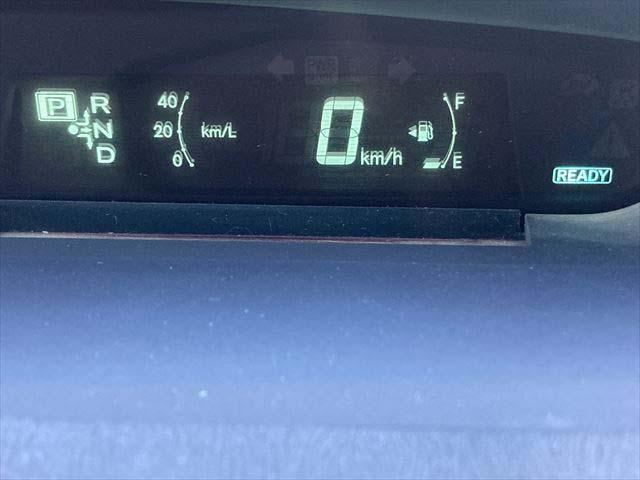 プリウス Ｇ　クルーズコントロール　ＨＤＤナビ　ＣＤ／ＤＶＤプレイヤー　ワンセグ　バックカメラ　ＥＴＣ　　フロントフォグランプ　スマートキー　純正アルミホイル（35枚目）