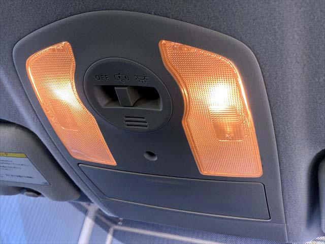 プリウス Ｇ　クルーズコントロール　ＨＤＤナビ　ＣＤ／ＤＶＤプレイヤー　ワンセグ　バックカメラ　ＥＴＣ　　フロントフォグランプ　スマートキー　純正アルミホイル（41枚目）