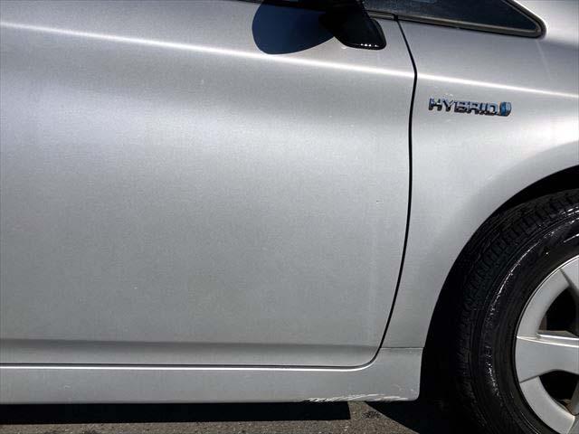 プリウス Ｇ　クルーズコントロール　ＨＤＤナビ　ＣＤ／ＤＶＤプレイヤー　ワンセグ　バックカメラ　ＥＴＣ　　フロントフォグランプ　スマートキー　純正アルミホイル（52枚目）