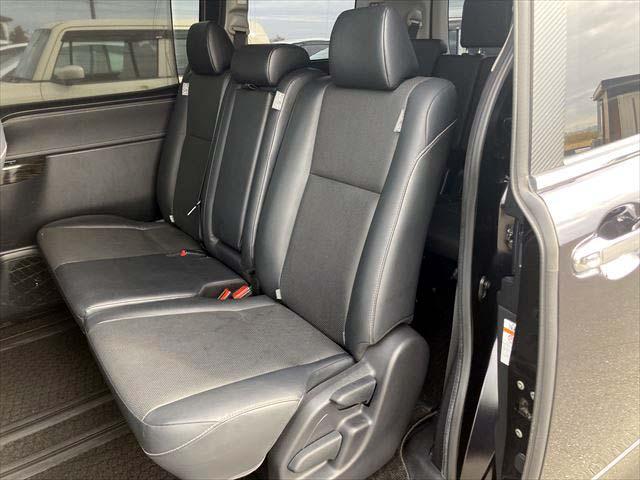 エスクァイア Ｇｉ　ＬＥＤヘッドライト　ＬＥＤフォグ　オートマチックハイビーム　両側電動スライドドア　シートヒーター　クルーズコントロール　ＳＤナビ　Ｂｌｕｅｔｏｏｔｈフルセグ　Ｂカメラ　ＥＴＣ　１１インチ後席モニター（10枚目）