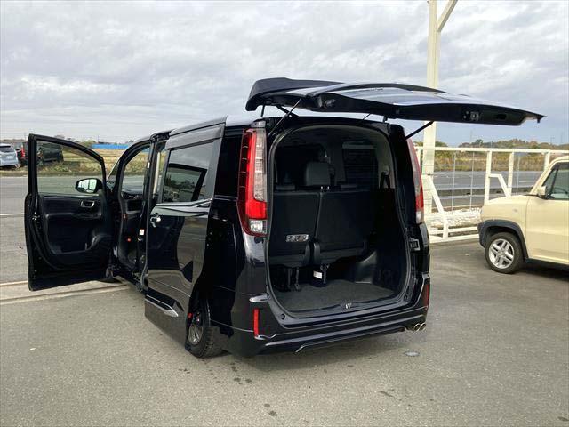 エスクァイア Ｇｉ　ＬＥＤヘッドライト　ＬＥＤフォグ　オートマチックハイビーム　両側電動スライドドア　シートヒーター　クルーズコントロール　ＳＤナビ　Ｂｌｕｅｔｏｏｔｈフルセグ　Ｂカメラ　ＥＴＣ　１１インチ後席モニター（14枚目）