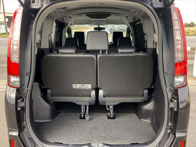 エスクァイア Ｇｉ　ＬＥＤヘッドライト　ＬＥＤフォグ　オートマチックハイビーム　両側電動スライドドア　シートヒーター　クルーズコントロール　ＳＤナビ　Ｂｌｕｅｔｏｏｔｈフルセグ　Ｂカメラ　ＥＴＣ　１１インチ後席モニター（15枚目）