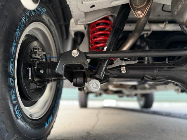 ジムニーノマド ＦＣ　届出済未使用車／リフトＵＰ／マッドタイヤ／純正８インチナビ／Ｂカメラ／ＢＴ接続／ＵＳＢ／フルセグ／ステアＳＷ／純正ドラレコ前後／シートカバー茶系／シートＨ／ＵＶカットフィルム／Ｆマット／Ｓキー／保証書（39枚目）