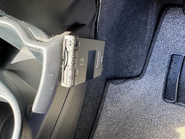 アクア 純正ナビ/バックガイドモニター/地デジ/Bluetooth接続/キーレスキー/ETC/電動格納ミラー/Hライトレベライザー/禁煙/検8年4月/ABS/内外装クリーニング済/取説/保証書/整備点検記録簿(12枚目)