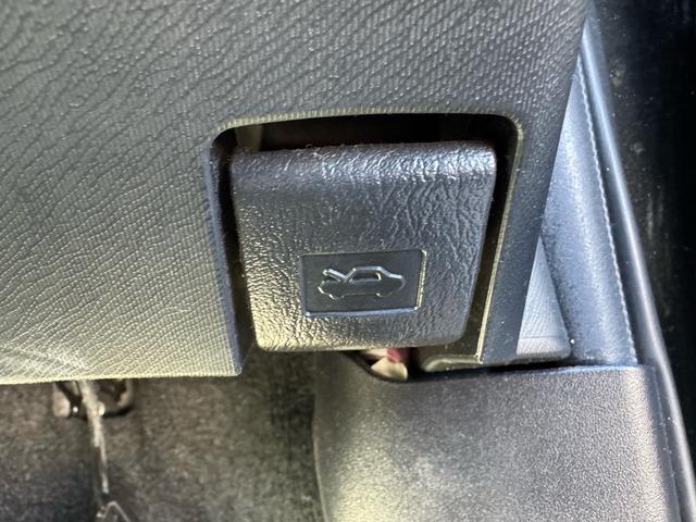 アクア 純正ナビ/バックガイドモニター/地デジ/Bluetooth接続/キーレスキー/ETC/電動格納ミラー/Hライトレベライザー/禁煙/検8年4月/ABS/内外装クリーニング済/取説/保証書/整備点検記録簿(17枚目)