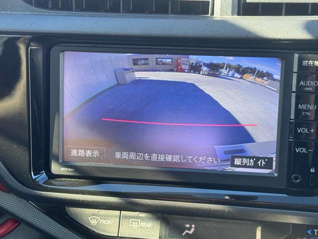 アクア S 車検8年4月/純正SDナビ/バックカメラ/Bluetooth接続/格納ミラー/運転席シートヒーター/スマートキー2ケ/LEDヘッド/ドラレコ前後/ワンオーナー/ETC/純正15AW/内装(赤白)(4枚目)