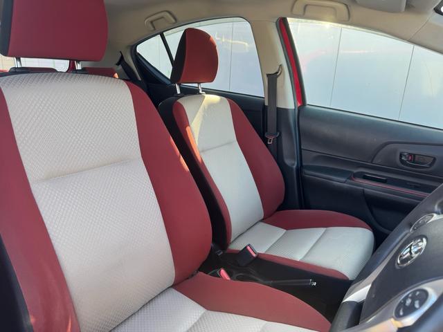 アクア S 車検8年4月/純正SDナビ/バックカメラ/Bluetooth接続/格納ミラー/運転席シートヒーター/スマートキー2ケ/LEDヘッド/ドラレコ前後/ワンオーナー/ETC/純正15AW/内装(赤白)(13枚目)