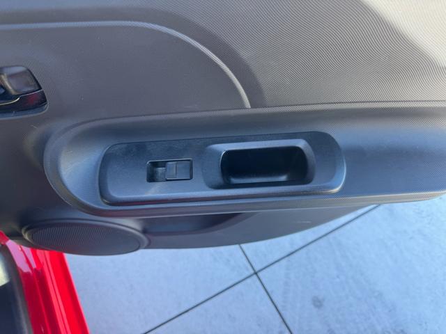 アクア S 車検8年4月/純正SDナビ/バックカメラ/Bluetooth接続/格納ミラー/運転席シートヒーター/スマートキー2ケ/LEDヘッド/ドラレコ前後/ワンオーナー/ETC/純正15AW/内装(赤白)(16枚目)