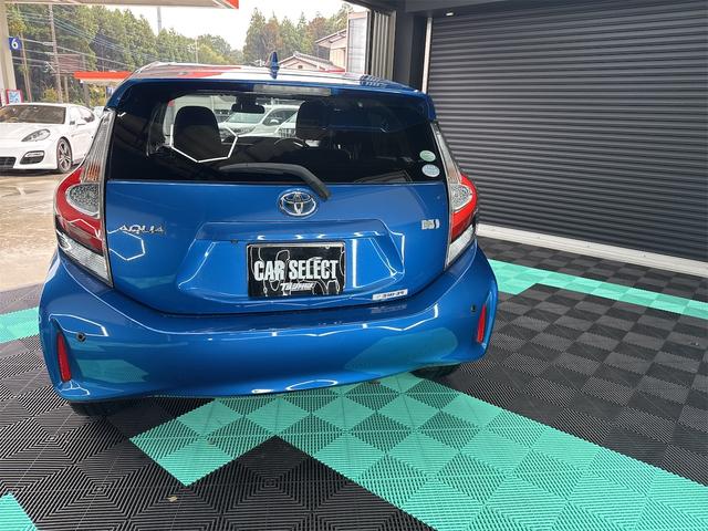 アクア Ｓ　車検９年２月／禁煙車／ワンオーナー／格納ミラー／スマートキー／プッシュスタート／ＢＬＵＥＴＯＯＴＨ／ＳＤナビ／バックカメラ／ＬＥＤヘッド／オートライト／ステアリングＳＷ／取説／記録簿／スペアキー／買取（9枚目）