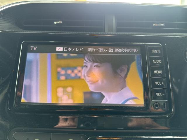 アクア Ｓ　車検９年２月／禁煙車／ワンオーナー／格納ミラー／スマートキー／プッシュスタート／ＢＬＵＥＴＯＯＴＨ／ＳＤナビ／バックカメラ／ＬＥＤヘッド／オートライト／ステアリングＳＷ／取説／記録簿／スペアキー／買取（10枚目）