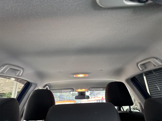 アクア Ｓ　車検９年２月／禁煙車／ワンオーナー／格納ミラー／スマートキー／プッシュスタート／ＢＬＵＥＴＯＯＴＨ／ＳＤナビ／バックカメラ／ＬＥＤヘッド／オートライト／ステアリングＳＷ／取説／記録簿／スペアキー／買取（12枚目）