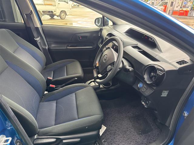 アクア Ｓ　車検９年２月／禁煙車／ワンオーナー／格納ミラー／スマートキー／プッシュスタート／ＢＬＵＥＴＯＯＴＨ／ＳＤナビ／バックカメラ／ＬＥＤヘッド／オートライト／ステアリングＳＷ／取説／記録簿／スペアキー／買取（13枚目）