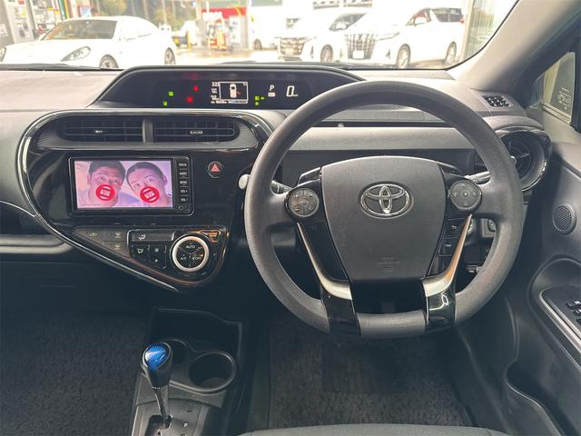 アクア Ｓ　車検９年２月／禁煙車／ワンオーナー／格納ミラー／スマートキー／プッシュスタート／ＢＬＵＥＴＯＯＴＨ／ＳＤナビ／バックカメラ／ＬＥＤヘッド／オートライト／ステアリングＳＷ／取説／記録簿／スペアキー／買取（15枚目）