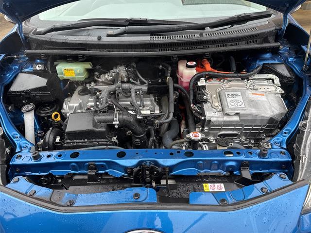 アクア Ｓ　車検９年２月／禁煙車／ワンオーナー／格納ミラー／スマートキー／プッシュスタート／ＢＬＵＥＴＯＯＴＨ／ＳＤナビ／バックカメラ／ＬＥＤヘッド／オートライト／ステアリングＳＷ／取説／記録簿／スペアキー／買取（17枚目）