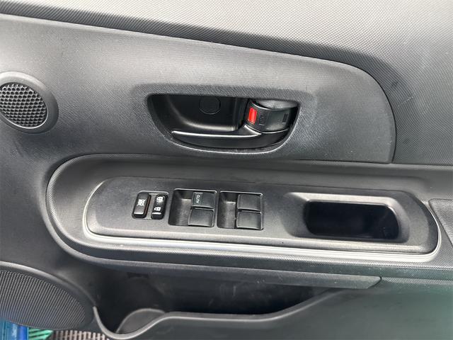 アクア Ｓ　車検９年２月／禁煙車／ワンオーナー／格納ミラー／スマートキー／プッシュスタート／ＢＬＵＥＴＯＯＴＨ／ＳＤナビ／バックカメラ／ＬＥＤヘッド／オートライト／ステアリングＳＷ／取説／記録簿／スペアキー／買取（31枚目）