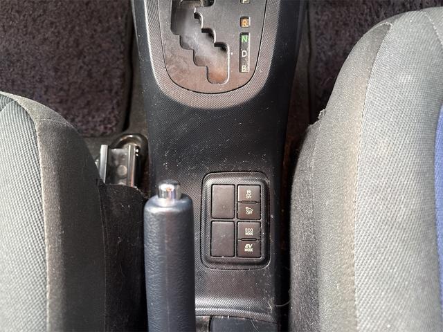 アクア Ｓ　車検９年２月／禁煙車／ワンオーナー／格納ミラー／スマートキー／プッシュスタート／ＢＬＵＥＴＯＯＴＨ／ＳＤナビ／バックカメラ／ＬＥＤヘッド／オートライト／ステアリングＳＷ／取説／記録簿／スペアキー／買取（39枚目）