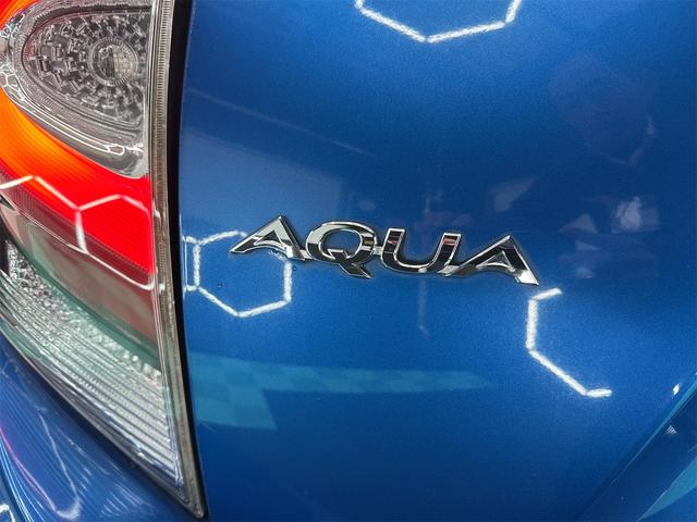 アクア Ｓ　車検９年２月／禁煙車／ワンオーナー／格納ミラー／スマートキー／プッシュスタート／ＢＬＵＥＴＯＯＴＨ／ＳＤナビ／バックカメラ／ＬＥＤヘッド／オートライト／ステアリングＳＷ／取説／記録簿／スペアキー／買取（49枚目）