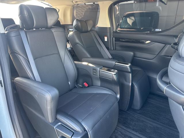 アルファード ２．５Ｓ　Ｃパッケージ　走行２万キロ台／車検８年１０月／９インチナビ／フルセグ／デジタルインナーＭ／後席Ｍ／ステアリングＨ／Ｐバック／両側Ｐスライド／レーダークルーズＣ／前後ドラレコ／ＴＳＳ／Ｂカメラ／禁煙／１００Ｖ／ＵＳＢ（14枚目）