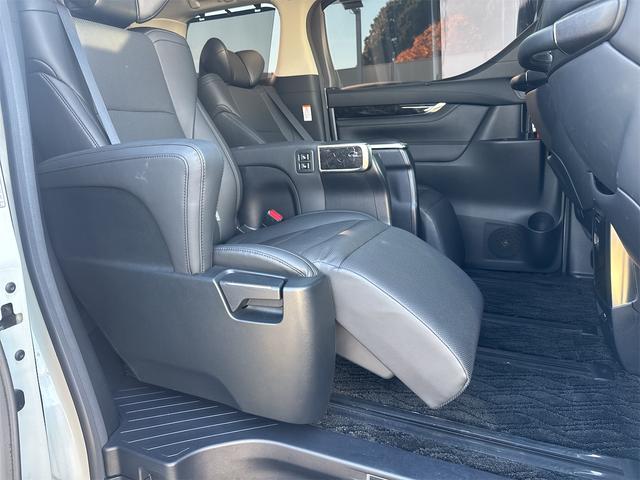 アルファード ２．５Ｓ　Ｃパッケージ　走行２万キロ台／車検８年１０月／９インチナビ／フルセグ／デジタルインナーＭ／後席Ｍ／ステアリングＨ／Ｐバック／両側Ｐスライド／レーダークルーズＣ／前後ドラレコ／ＴＳＳ／Ｂカメラ／禁煙／１００Ｖ／ＵＳＢ（53枚目）
