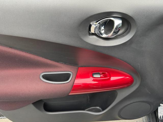 ジューク １５ＲＸ　車検９年３月／純正１７ＡＷ（ブラックペイント）／タイヤ新品ＢＳ／純正ナビ／バックカメラ／ＥＴＣ／オートエアコン／パワステ／ＡＢＳ／パワーウインド／プライバシーガラス／ドアバイザー／買取車／禁煙車（23枚目）