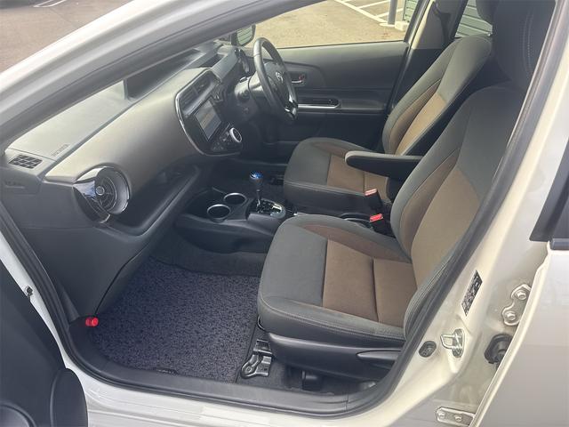 アクア Ｇ　後期型／ワンオーナー／車検８年１０月／禁煙／純正ＳＤナビ／フルセグ／Ｂモニター／ＤＶＤ再生可／ビルトインＥＴＣ／スマートキー／Ｐスタート／Ｃソナー／クルーズコントロール／フォグランプ／整備点検記録簿（4枚目）